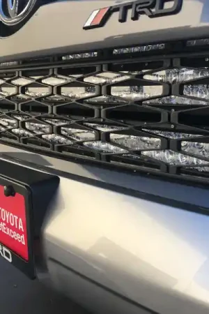 Cali Raised 14-24 Toyota 4Runner 32In Hidden Grille LED Light Bar Brackets - No Switch/Light Bars Original